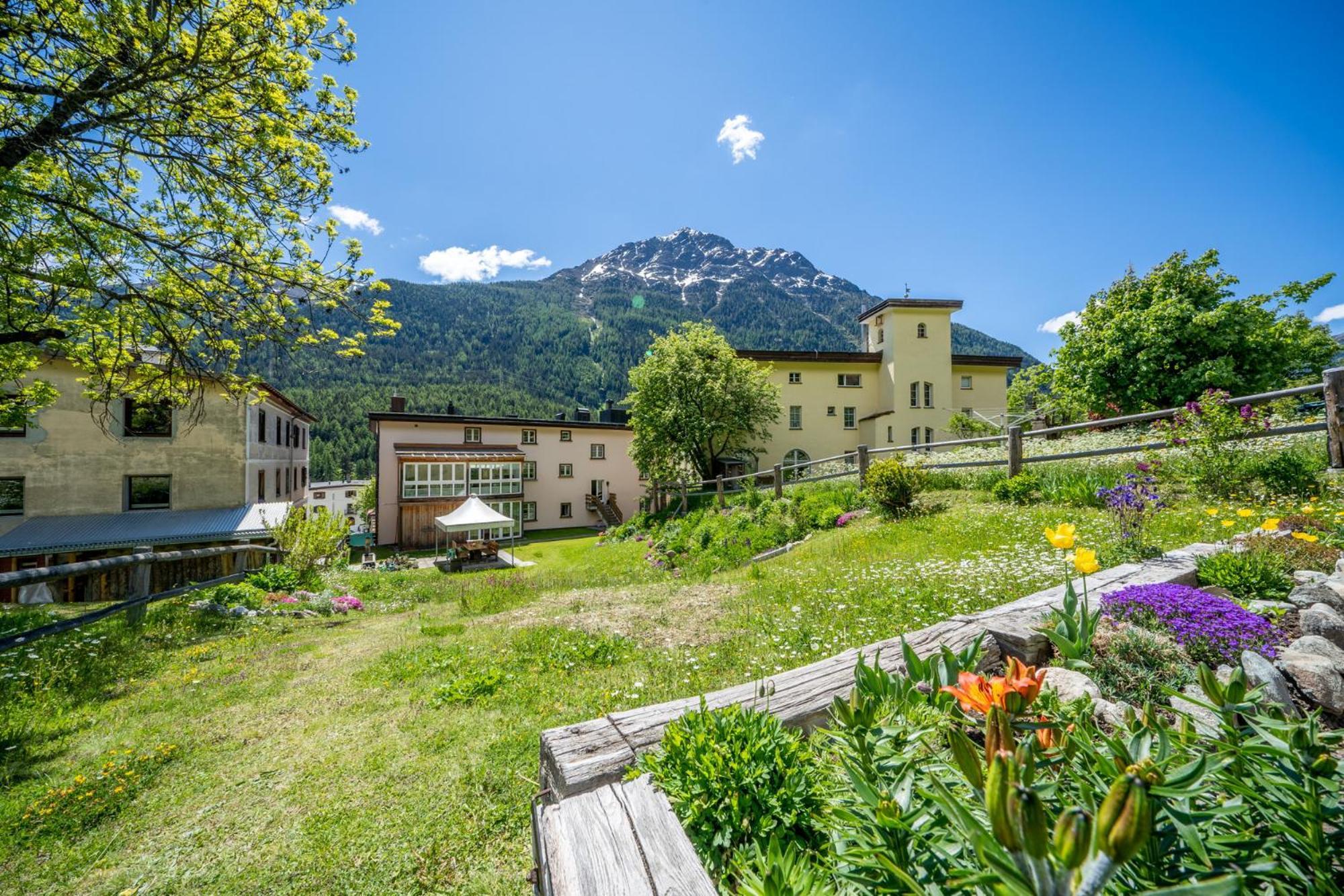 Chasa Plazza Gronda Apartment Lavin Exterior foto