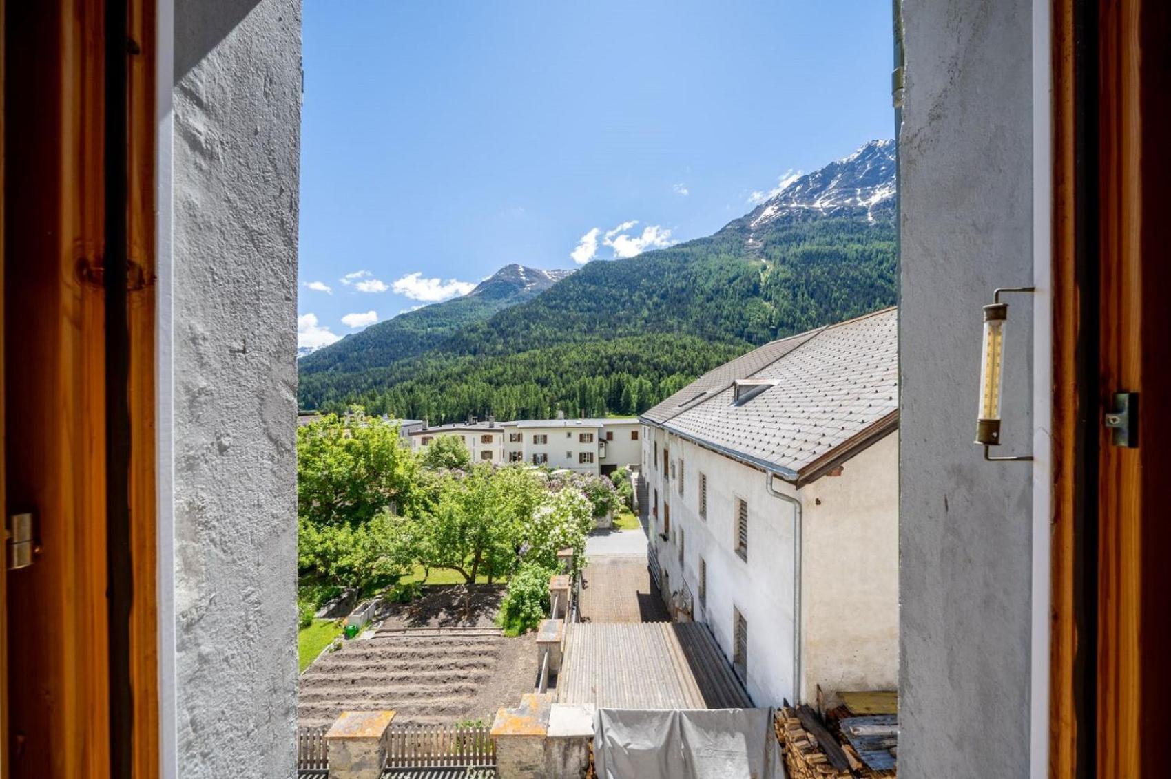 Chasa Plazza Gronda Apartment Lavin Exterior foto