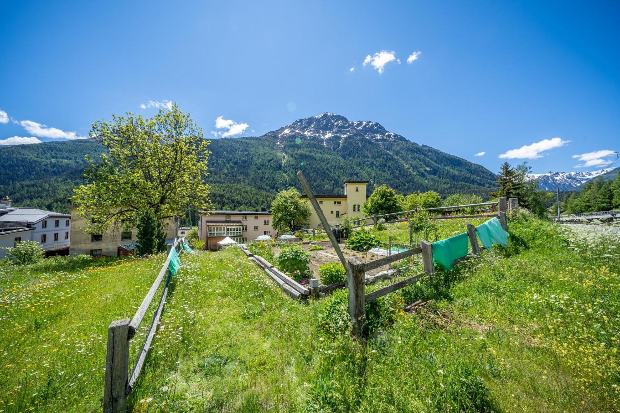 Chasa Plazza Gronda Apartment Lavin Exterior foto